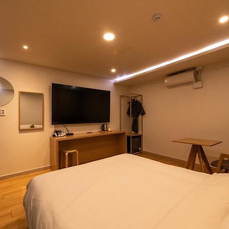 H Avenue Chuncheon Hotel Kültér fotó