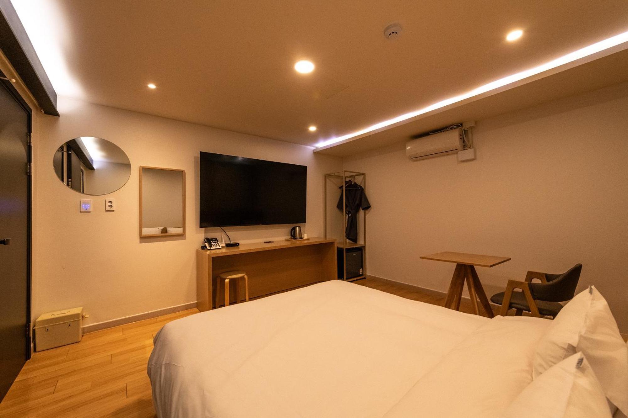 H Avenue Chuncheon Hotel Kültér fotó