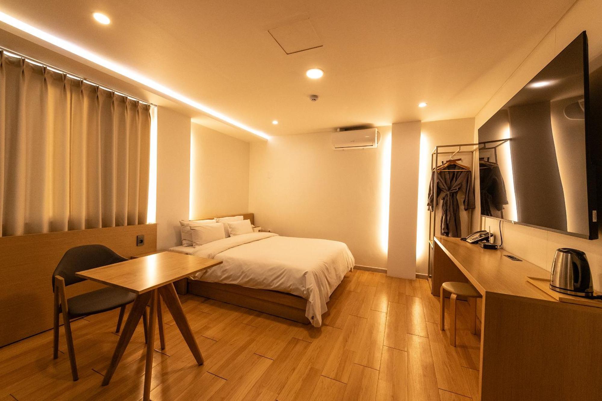 H Avenue Chuncheon Hotel Kültér fotó