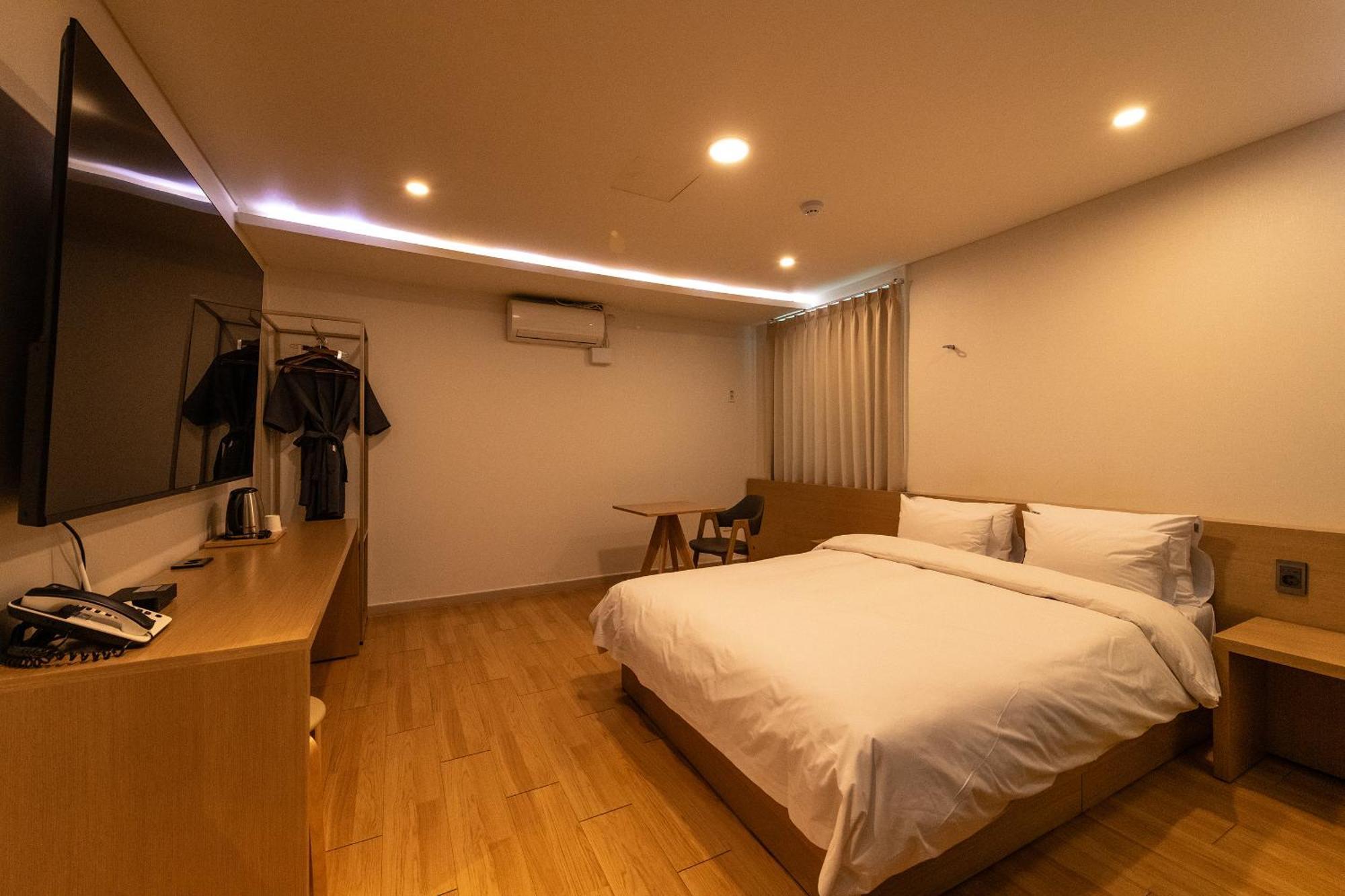 H Avenue Chuncheon Hotel Kültér fotó