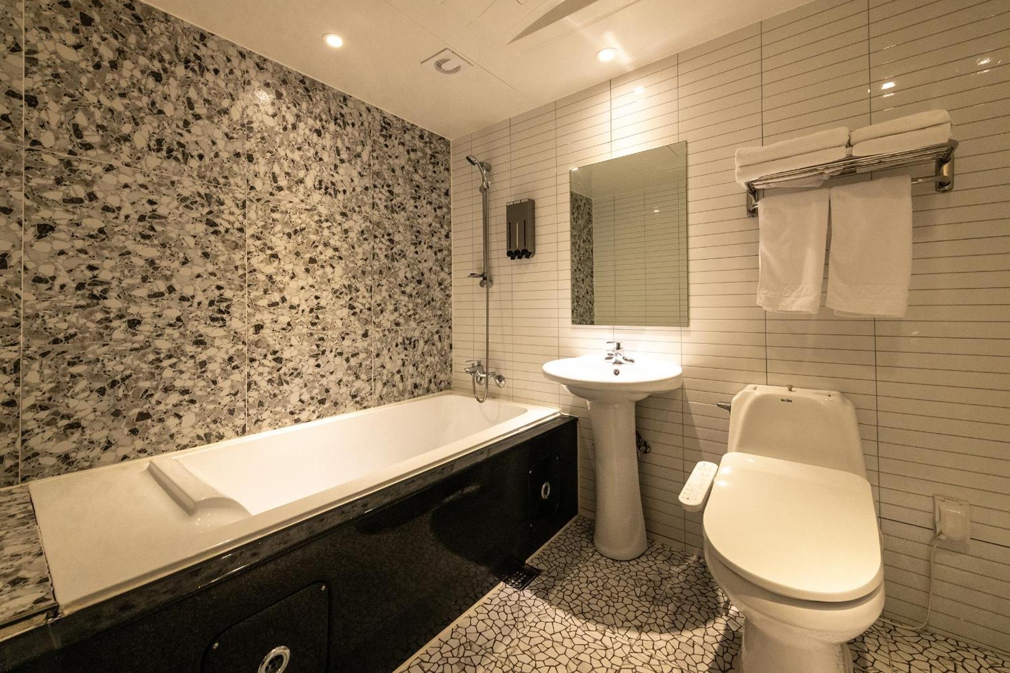 H Avenue Chuncheon Hotel Kültér fotó
