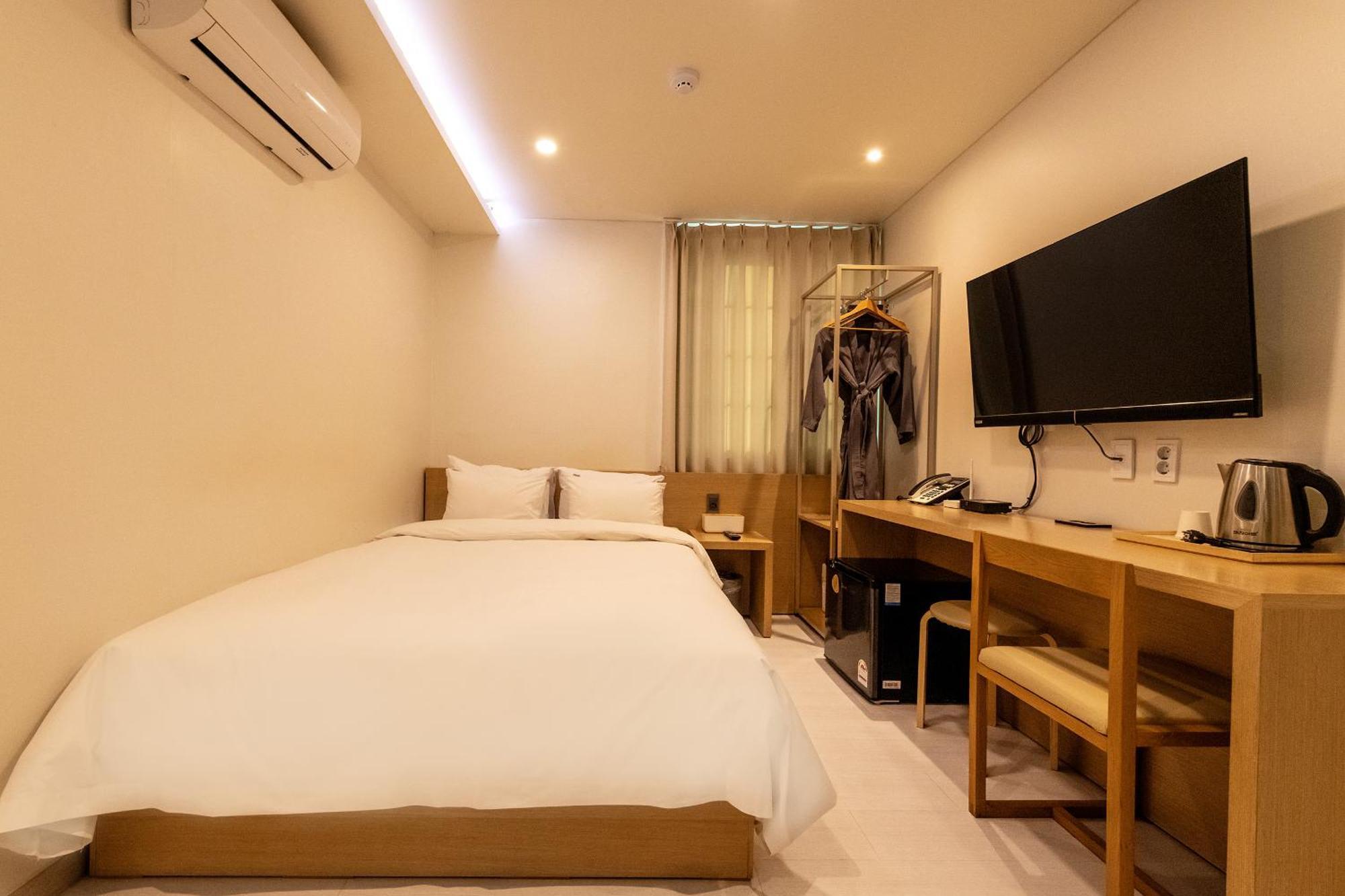 H Avenue Chuncheon Hotel Kültér fotó