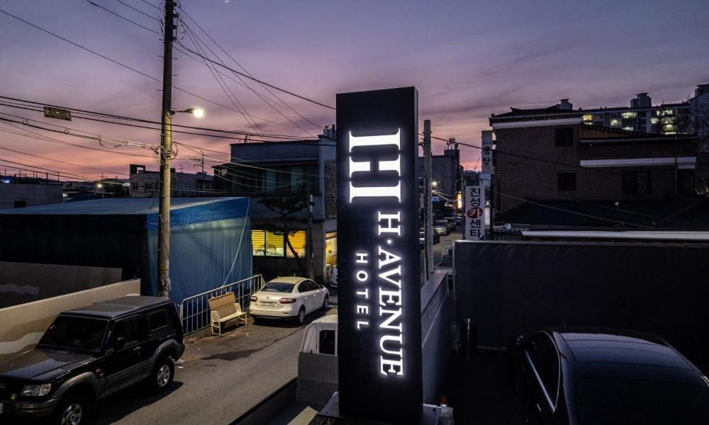 H Avenue Chuncheon Hotel Kültér fotó